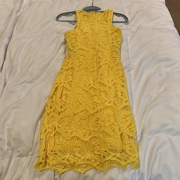 Yellow M dress - Picture 2 of 2